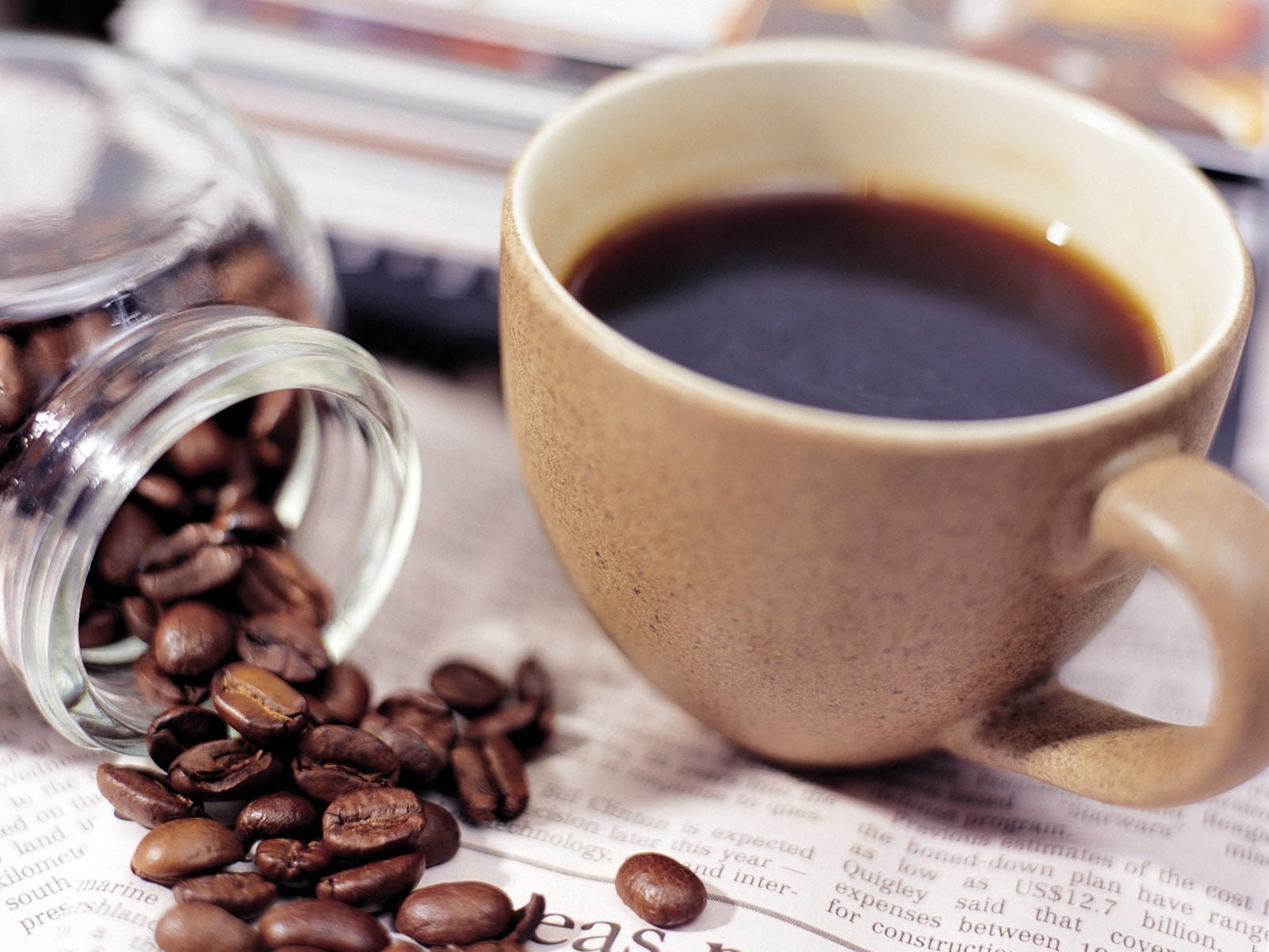 brown ceramic coffee mug